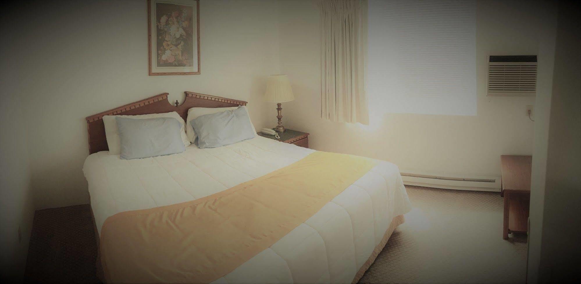Model Towne Inn Motel Gwinn Esterno foto