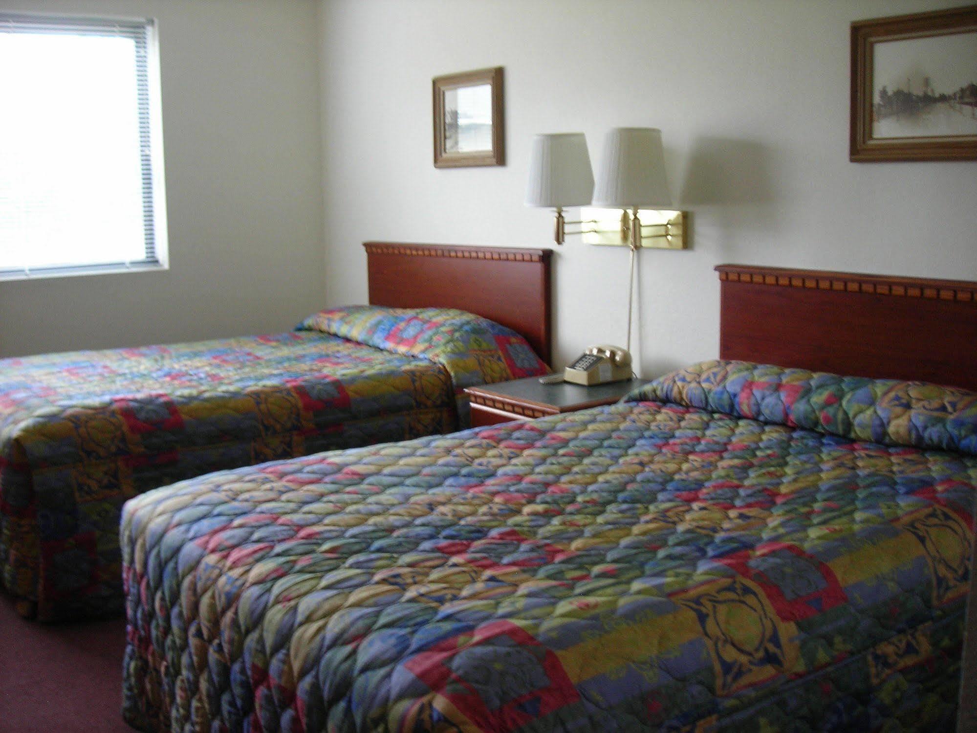 Model Towne Inn Motel Gwinn Esterno foto